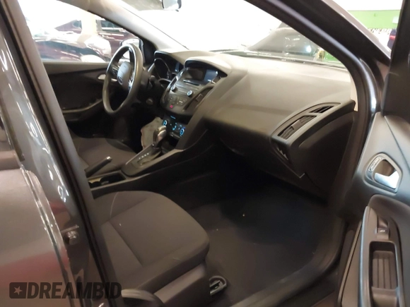 2015 Ford Focus SE with VIN 1FADP3F2XFL201554, listed as a IAAI auction lot 41817418 with 101,938 mi miles. Bid and sale history available at carsss.com. Image 5.