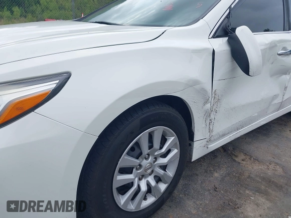 2018 Nissan Altima SR with VIN 1N4AL3AP5JC214819, listed as a IAAI auction lot 42066442 with 161,323 mi miles and . Bid and sale history available at carsss.com. Image 21.