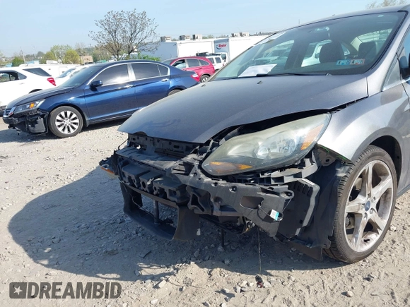 2014 Ford Focus Titanium with VIN 1FADP3J24EL241067, listed as a IAAI auction lot 42093101 with 1 mi miles. Bid and sale history available at carsss.com. Image 14.