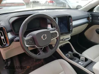 2019 Volvo XC40 Momentum with VIN YV4162UK2K2151808, listed as a Copart auction lot 51024643 with 28,113 mi miles and . Bid and sale history available at carsss.com. Image 7.