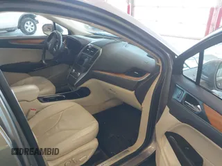 2016 Lincoln MKC Reserve with VIN 5LMCJ3C93GUJ19078, listed as a IAAI auction lot 41633487 with 91,961 mi miles and . Bid and sale history available at DreamBid. Image 5.