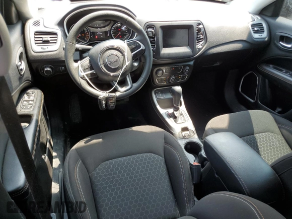 2021 Jeep Compass Sport z VIN 3C4NJCAB0MT508482, wystawiony jako Copart lot #53707625 z przebiegiem 39 626 mil mil oraz Szkoda całkowita • Salvage title. Historia ofert i sprzedaży dostępna na DreamBid. Obrazek 8.