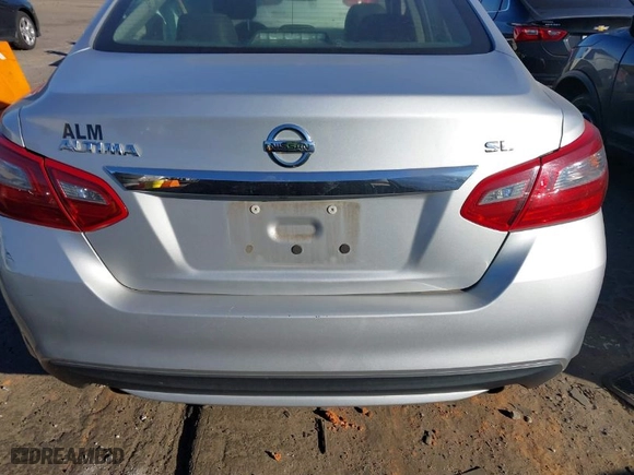2018 Nissan Altima 2.5 S with VIN 1N4AL3AP0JC254421, listed as a IAAI auction lot 41634500 with 186,554 mi miles. Bid and sale history available at carsss.com. Image 16.