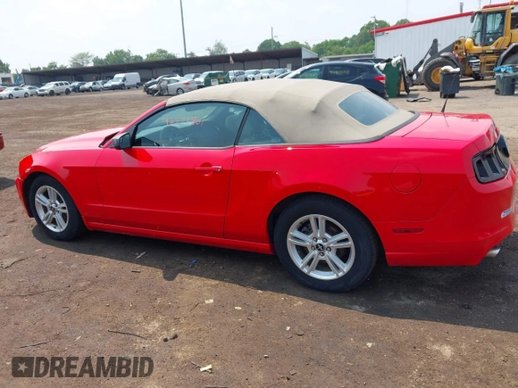 2014 Ford Mustang V6 z VIN 1ZVBP8EM4E5201342, wystawiony jako IAAI lot #42377801 z przebiegiem 99 600 mil mil oraz . Historia ofert i sprzedaży dostępna na DreamBid. Obrazek 14.