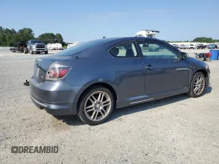 2008 Scion tC Spec z VIN JTKDE167180275068, wystawiony jako Copart lot #55787115 z przebiegiem 101 274 mil mil oraz Szkoda całkowita • Salvage title. Historia ofert i sprzedaży dostępna na DreamBid. Obrazek 3.