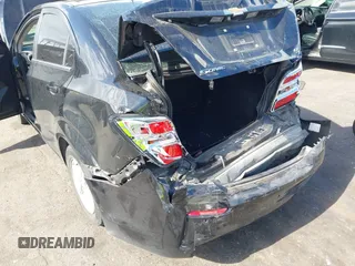 2020 Chevrolet Sonic LT z VIN 1G1JD5SB5L4106602, wystawiony jako IAAI lot #42159240 z przebiegiem 74 339 mil mil oraz . Historia ofert i sprzedaży dostępna na DreamBid. Obrazek 6.