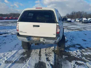 2014 Toyota Tacoma with VIN 3TMLU4EN0EM147193, listed as a IAAI auction lot 41280636 with 162,345 mi miles. Bid and sale history available at carsss.com. Image 16.