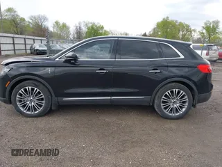 2016 Lincoln MKX Reserve с VIN 2LMTJ8LRXGBL88138, выставлен на аукционе IAAI как лот 42076100 с пробегом 82 552 миль миль и . История ставок и продаж доступна на DreamBid. Изображение 15.