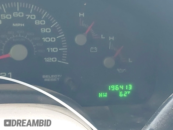 2004 Ford Expedition Special Service z VIN 1FMFU16L24LB49354, wystawiony jako IAAI lot #42145445 z przebiegiem 196 413 mil mil oraz . Historia ofert i sprzedaży dostępna na DreamBid. Obrazek 15.