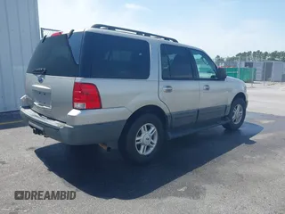 2005 Ford Expedition Special Service z VIN 1FMPU15525LA96003, wystawiony jako IAAI lot #42249507 z przebiegiem 284 080 mil mil oraz . Historia ofert i sprzedaży dostępna na DreamBid. Obrazek 4.