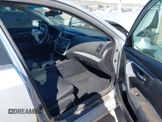2016 Nissan Altima SR with VIN 1N4AL3AP4GC171826, listed as a IAAI auction lot 41841720 with Not Provided miles and . Bid and sale history available at carsss.com. Image 5.