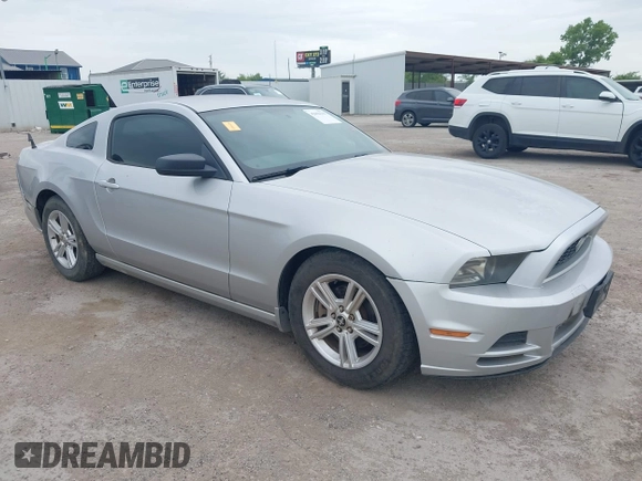 2014 Ford Mustang V6 z VIN 1ZVBP8AM3E5228599, wystawiony jako IAAI lot #42656325 z przebiegiem 185 188 mil mil oraz . Historia ofert i sprzedaży dostępna na DreamBid. Obrazek 1.