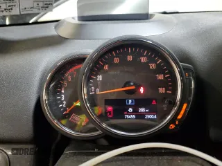 2018 MINI Countryman Cooper S with VIN WMZYT3C33J3E93371, listed as a Copart auction lot 80890684 with 73,455 mi miles and Salvage Title. Bid and sale history available at carsss.com. Image 9.