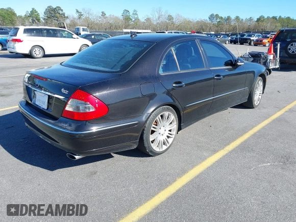 2008 Mercedes-Benz E-Class Luxury 3.5L with VIN WDBUF56X68B184781, listed as a IAAI auction lot 41812271 with 180,567 mi miles. Bid and sale history available at carsss.com. Image 4.
