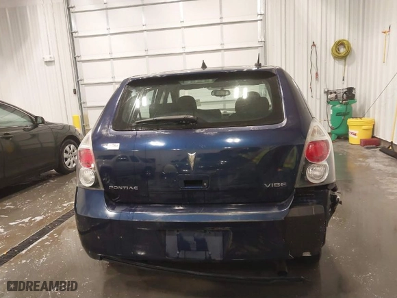 2010 Pontiac Vibe w/1SA with VIN 5Y2SP6E82AZ418899, listed as a IAAI auction lot 41655060 with 255,380 mi miles. Bid and sale history available at carsss.com. Image 17.