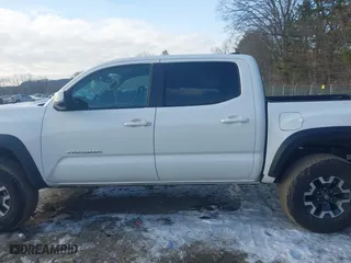 2023 Toyota Tacoma 4WD SR with VIN 3TMCZ5ANXPM599135, listed as a IAAI auction lot 41442577 with 26,901 mi miles. Bid and sale history available at carsss.com. Image 15.
