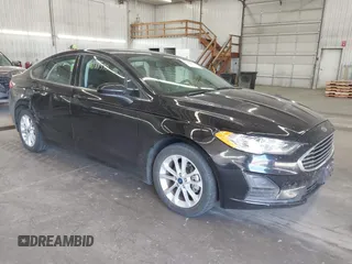 2020 Ford Fusion SE with VIN 3FA6P0H75LR205637, listed as a IAAI auction lot 40488590 with 122,844 mi miles. Bid and sale history available at carsss.com. Image 1.