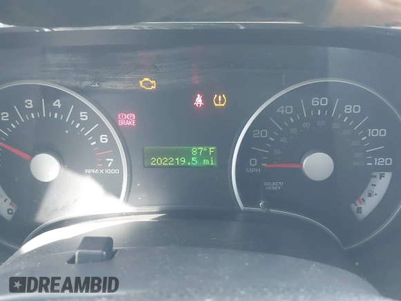 2010 Ford Explorer XLT with VIN 1FMEU6DE6AUA11223, listed as a IAAI auction lot 42442382 with 202,219 mi miles and . Bid and sale history available at DreamBid. Image 7.