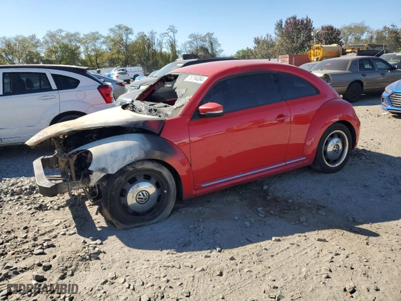 2012 Volkswagen Beetle 2.5L w/Sun PZEV with VIN 3VWJP7AT7CM619324, listed as a Copart auction lot 76794084 with 0 mi miles and Salvage Title. Bid and sale history available at carsss.com. Image 1.