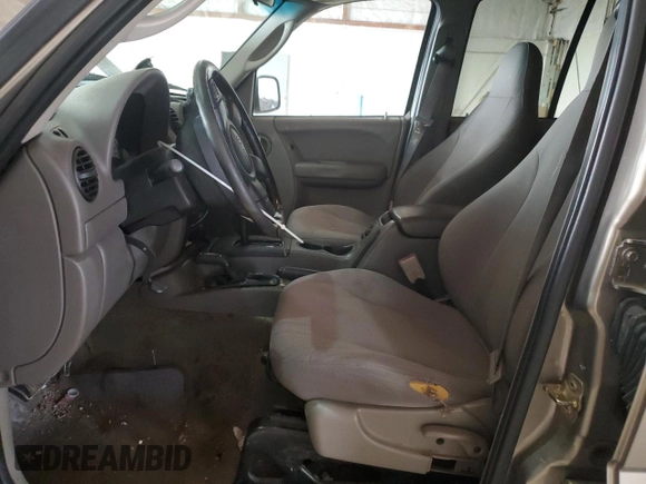 2004 Jeep Liberty Sport with VIN 1J4GL48KX4W115186, listed as a Copart auction lot 49231835 with 206,185 mi miles and Salvage Title. Bid and sale history available at carsss.com. Image 7.