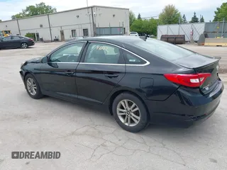 2015 Hyundai Sonata SE z VIN 5NPE24AF0FH058504, wystawiony jako IAAI lot #42354602 z przebiegiem 194 470 mil mil oraz . Historia ofert i sprzedaży dostępna na DreamBid. Obrazek 3.