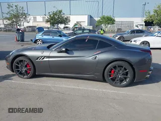 2010 Ferrari California с VIN ZFF65LJA7A0168421, выставлен на аукционе IAAI как лот 42178913 с пробегом Не указан миль и . История ставок и продаж доступна на DreamBid. Изображение 13.