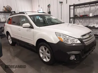 2014 Subaru Outback 2.5i Premium with VIN 4S4BRCCC6E3284922, listed as a IAAI auction lot 41446811 with 155,586 mi miles. Bid and sale history available at carsss.com. Image 1.