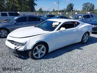 2018 Chevrolet Camaro 1LT with VIN 1G1FB1RX4J0147555, listed as a IAAI auction lot 40339823 with 1 mi miles. Bid and sale history available at carsss.com. Image 2.