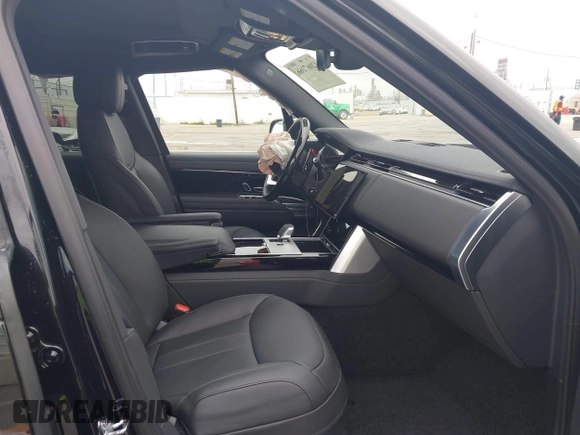 2025 Land Rover Range Rover SE z VIN SALKP9FU1SA280360, wystawiony jako IAAI lot #42067166 z przebiegiem 2 712 mil mil oraz . Historia ofert i sprzedaży dostępna na DreamBid. Obrazek 5.