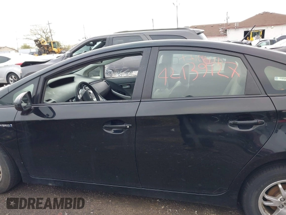 2011 Toyota Prius I with VIN JTDKN3DU2B5331127, listed as a IAAI auction lot 42139127 with 285,029 mi miles. Bid and sale history available at carsss.com. Image 14.