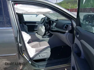 2018 Toyota Highlander SE with VIN 5TDJZRFH6JS882317, listed as a IAAI auction lot 42274438 with 77,143 mi miles and . Bid and sale history available at DreamBid. Image 5.