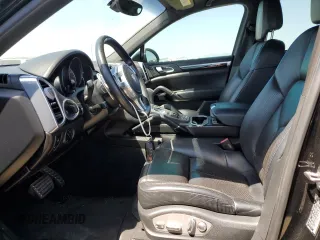 2011 Porsche Cayenne S с VIN WP1AB2A27BLA43020, выставлен на аукционе Copart как лот 55692165 с пробегом 118 676 миль миль и Списание • Salvage title. История ставок и продаж доступна на DreamBid. Изображение 7.