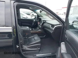2019 Chevrolet Suburban LT with VIN 1GNSKHKC0KR159583, listed as a IAAI auction lot 41309350 with 196,844 mi miles. Bid and sale history available at carsss.com. Image 5.