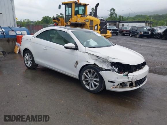 2012 Volkswagen Eos Komfort с VIN WVWBW7AH0CV004383, выставлен на аукционе IAAI как лот 42313494 с пробегом 121 597 миль миль и . История ставок и продаж доступна на DreamBid. Изображение 1.