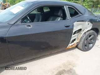 2011 Dodge Challenger z VIN 2B3CJ4DG1BH510981, wystawiony jako IAAI lot #42354382 z przebiegiem 129 050 mil mil oraz . Historia ofert i sprzedaży dostępna na DreamBid. Obrazek 6.