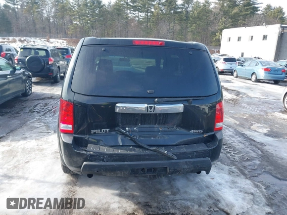 2011 Honda Pilot LX with VIN 5FNYF4H20BB073355, listed as a IAAI auction lot 41588887 with 146,867 mi miles. Bid and sale history available at carsss.com. Image 17.