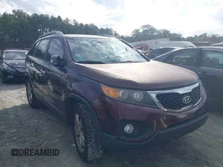 2013 Kia Sorento EX with VIN 5XYKU4A29DG325878, listed as a IAAI auction lot 41546222 with 346,852 mi miles and . Bid and sale history available at carsss.com. Image 1.