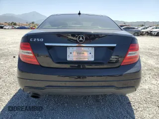2012 Mercedes-Benz C 250 z VIN WDDGJ4HB9CF849348, wystawiony jako Copart lot #56346295 z przebiegiem 86 160 mil mil oraz Szkoda całkowita • Salvage title. Historia ofert i sprzedaży dostępna na DreamBid. Obrazek 6.