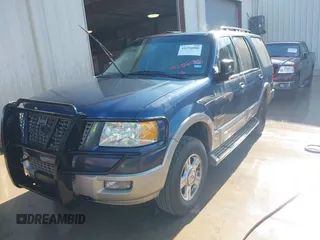 2005 Ford Expedition Eddie Bauer with VIN 1FMFU18555LA97198, listed as a IAAI auction lot 41256088 with 191,868 mi miles. Bid and sale history available at carsss.com. Image 2.