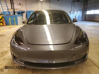 2022 Tesla Model 3 z VIN 5YJ3E1EAXNF313989, wystawiony jako Copart lot #88564835 z przebiegiem 35 407 mil mil oraz Szkoda całkowita • Salvage title. Historia ofert i sprzedaży dostępna na DreamBid. Obrazek 5.