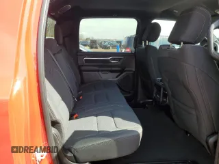 2024 Ram 1500 Big Horn z VIN 1C6SRFFT7RN195816, wystawiony jako Copart lot #52873845 z przebiegiem 10 090 mil mil oraz Szkoda całkowita • Salvage title. Historia ofert i sprzedaży dostępna na DreamBid. Obrazek 10.