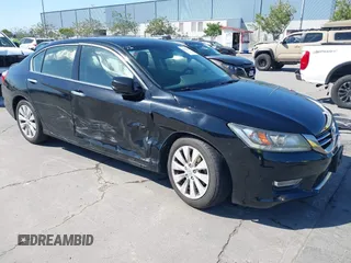 2013 Honda Accord Touring z VIN 1HGCR3F95DA028016, wystawiony jako IAAI lot #42374086 z przebiegiem 103 633 mil mil oraz . Historia ofert i sprzedaży dostępna na DreamBid. Obrazek 1.