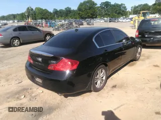 2015 Infiniti Q40 with VIN JN1CV6AP2FM501201, listed as a IAAI auction lot 42139939 with 188,168 mi miles. Bid and sale history available at carsss.com. Image 4.