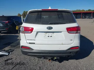 2016 Kia Sorento LX with VIN 5XYPGDA50GG136693, listed as a IAAI auction lot 40649800 with 67,281 mi miles. Bid and sale history available at carsss.com. Image 17.