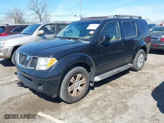 2005 Nissan Pathfinder LE with VIN 5N1AR18W95C733951, listed as a IAAI auction lot 41847161 with 225,716 mi miles. Bid and sale history available at carsss.com. Image 2.
