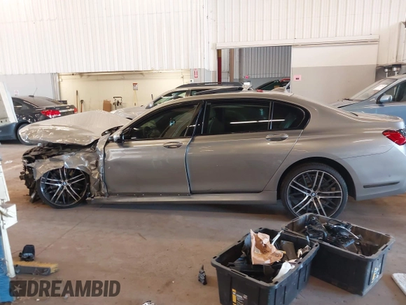 2020 BMW 7 Series 750i xDrive with VIN WBA7U2C07LGJ59164, listed as a IAAI auction lot 42001056 with Not provided miles and . Bid and sale history available at DreamBid. Image 14.