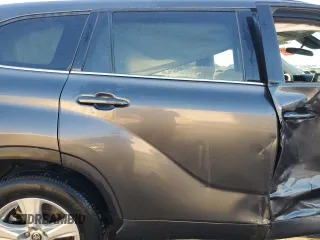 2022 Toyota Highlander L z VIN 5TDCZRBH4NS167654, wystawiony jako Copart lot #78988884 z przebiegiem 43 416 mil mil oraz Szkoda całkowita • Salvage title. Historia ofert i sprzedaży dostępna na DreamBid. Obrazek 11.