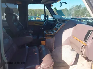 1993 GMC Vandura z VIN 1GDEG25KXPF515274, wystawiony jako IAAI lot #41663966 z przebiegiem 112 288 mil mil oraz . Historia ofert i sprzedaży dostępna na DreamBid. Obrazek 5.