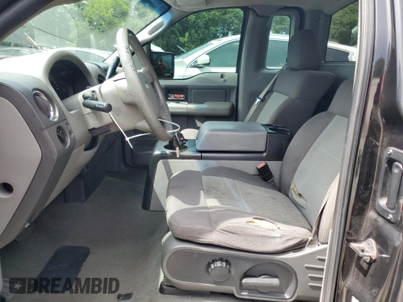2006 Ford F-150 XL z VIN 1FTRF12206NA79563, wystawiony jako Copart lot #64452635 z przebiegiem 224 956 mil mil oraz Czysty tytuł • Clean title. Historia ofert i sprzedaży dostępna na DreamBid. Obrazek 7.