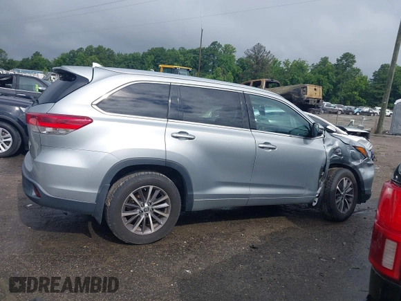 2018 Toyota Highlander SE с VIN 5TDJZRFH1JS545568, выставлен на аукционе IAAI как лот 42582513 с пробегом 120 695 миль миль и . История ставок и продаж доступна на DreamBid. Изображение 13.